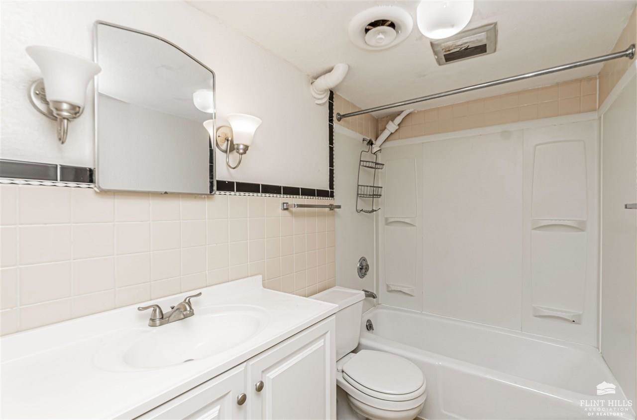 225 West Vine Street, Junction City, KS 66441