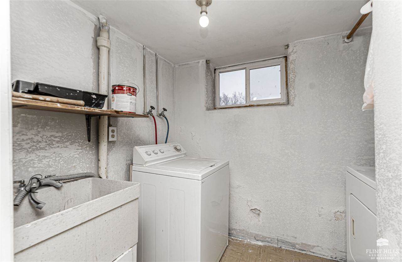 225 West Vine Street, Junction City, KS 66441