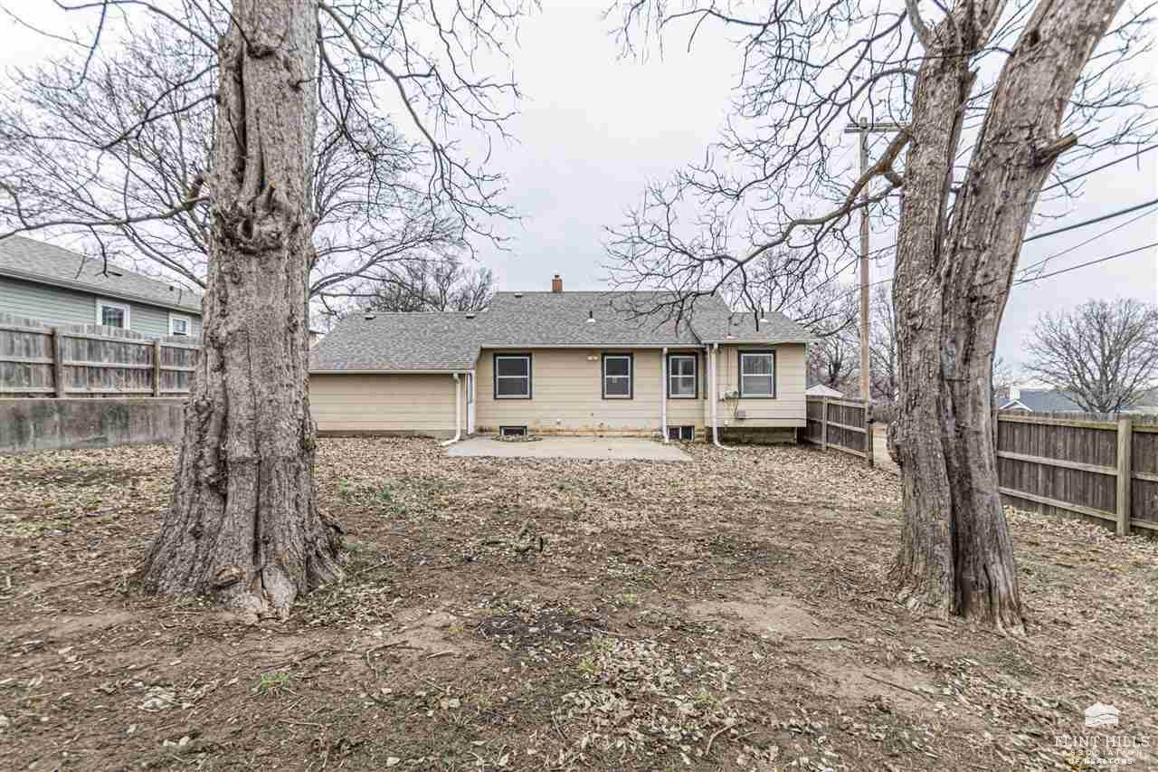 225 West Vine Street, Junction City, KS 66441
