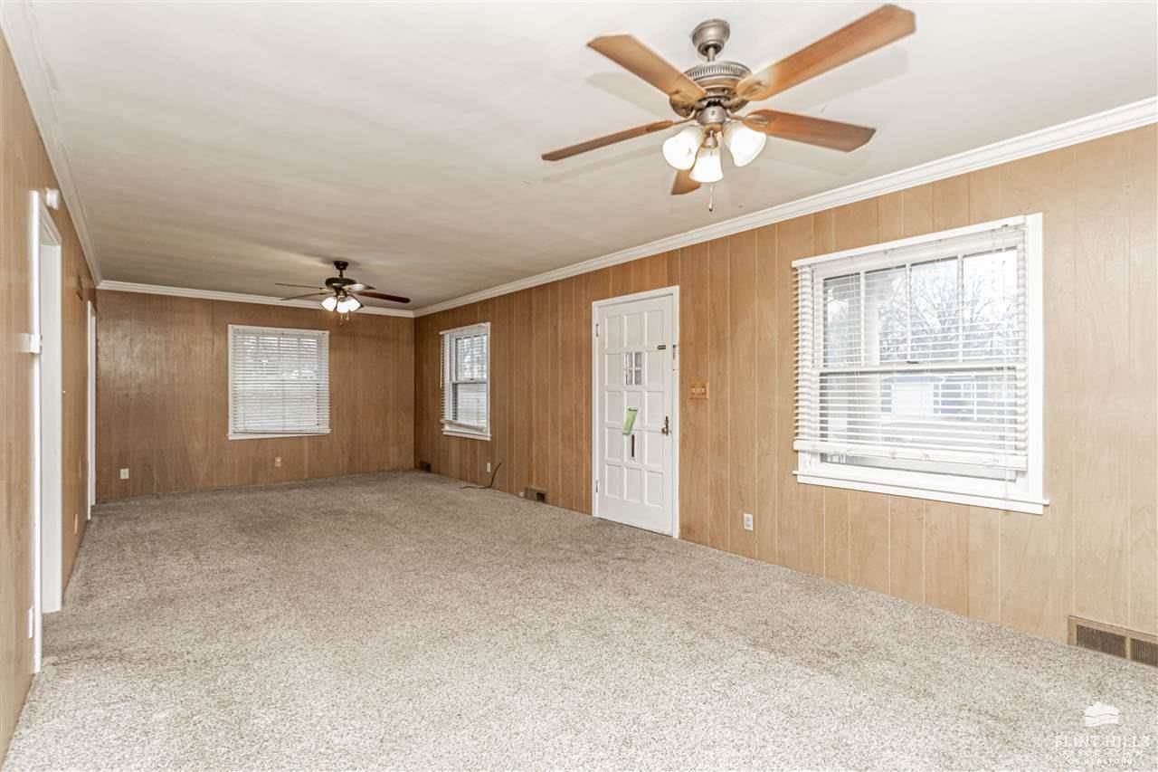 225 West Vine Street, Junction City, KS 66441