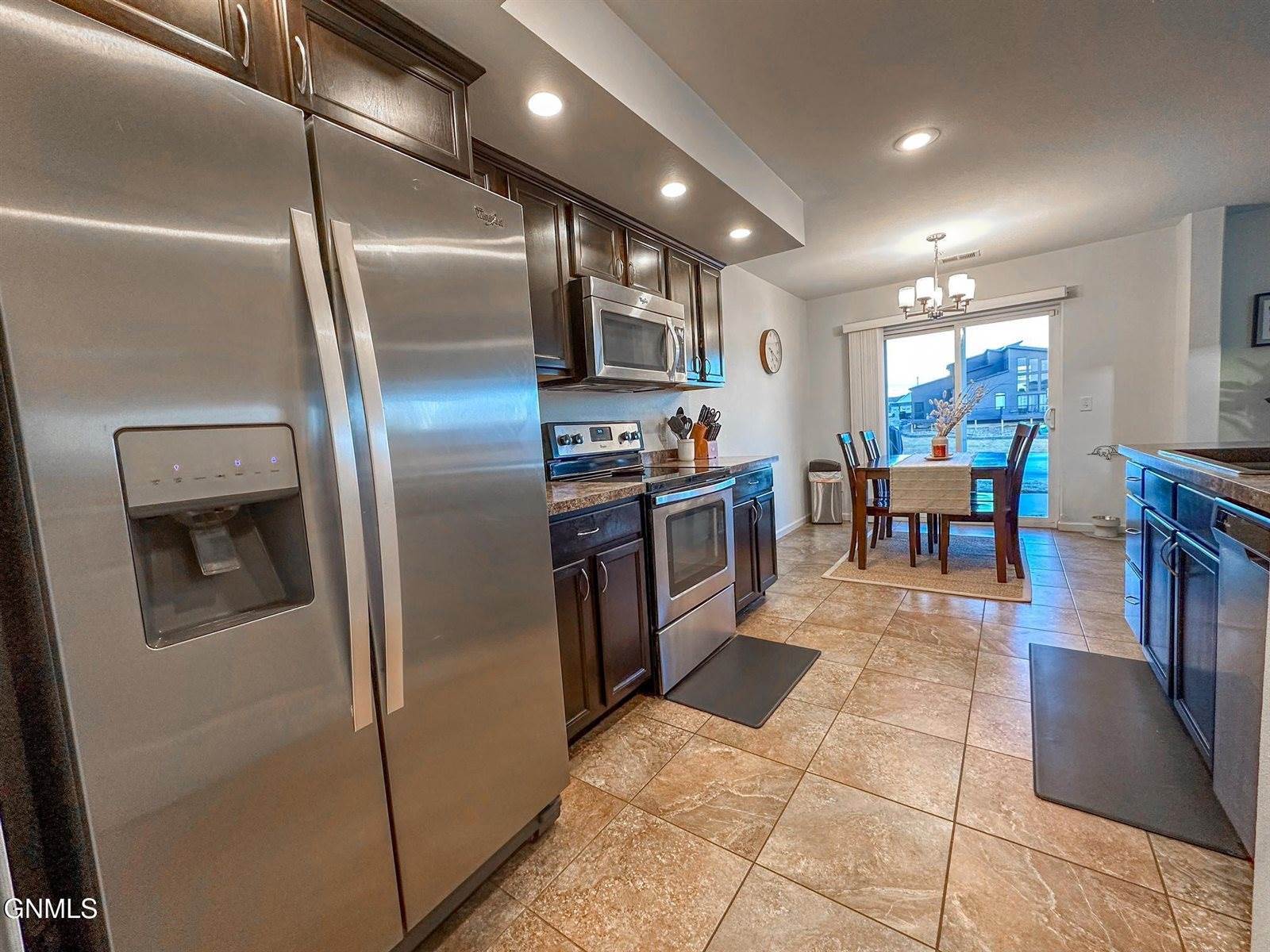 2110 Marina Road SE, Mandan, ND 58554