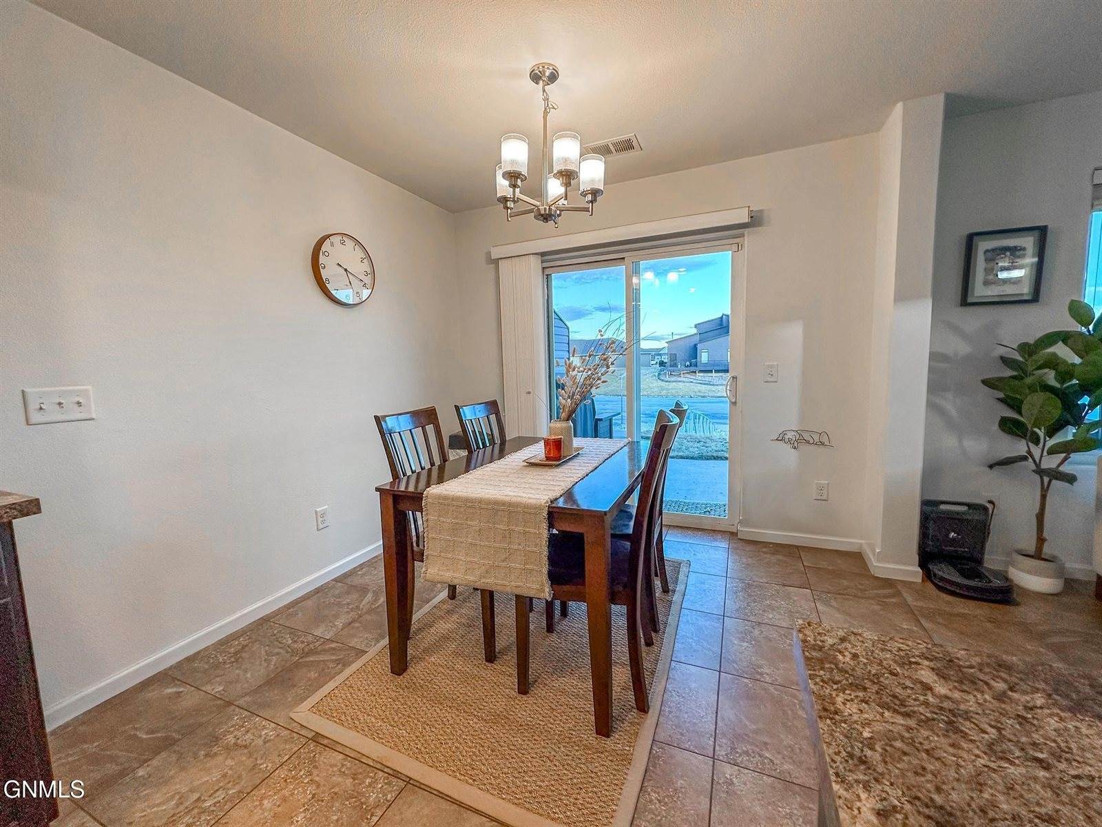 2110 Marina Road SE, Mandan, ND 58554