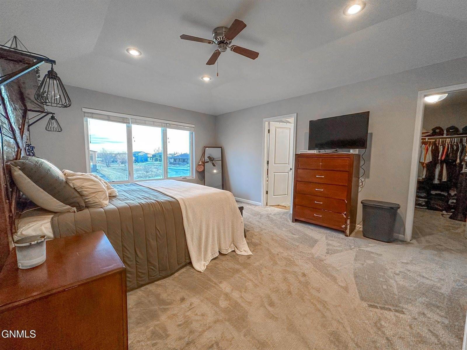 2110 Marina Road SE, Mandan, ND 58554