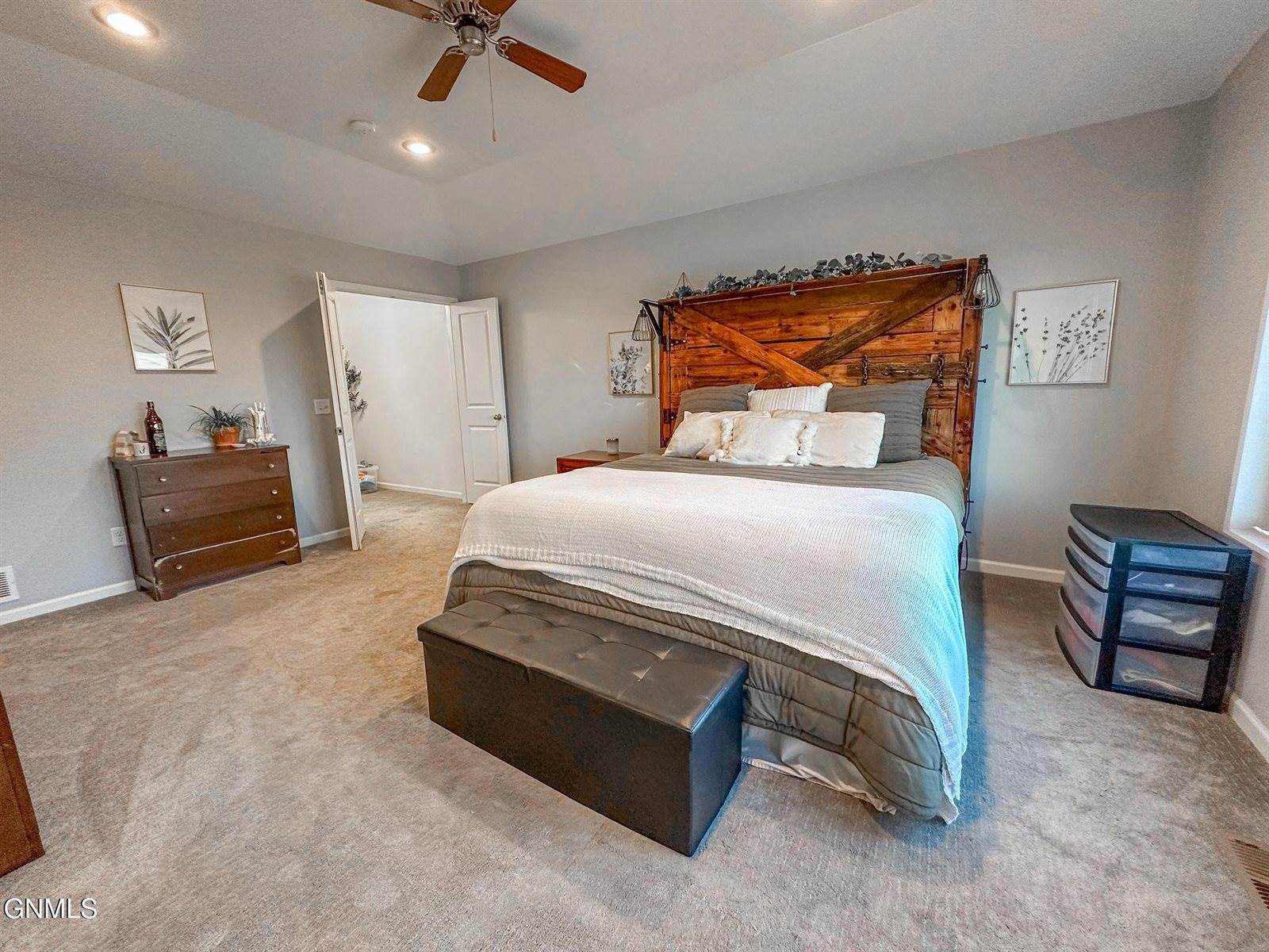 2110 Marina Road SE, Mandan, ND 58554
