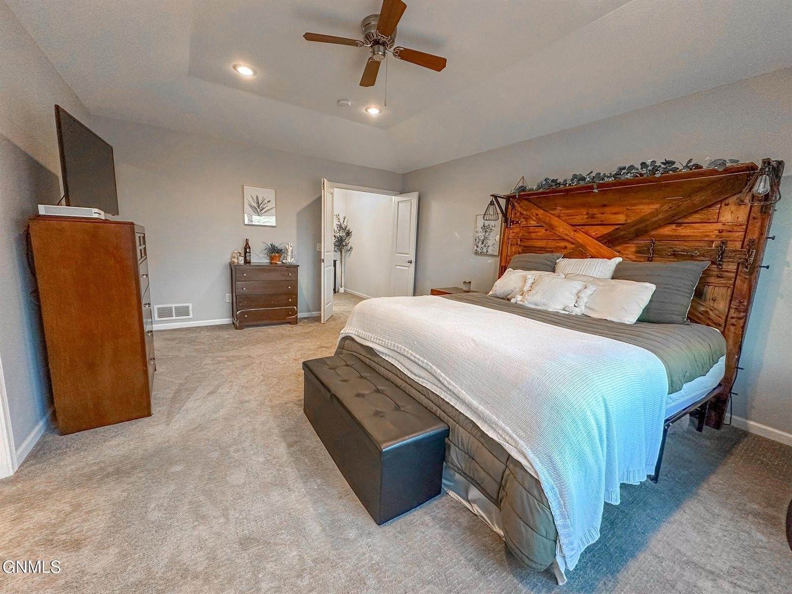 2110 Marina Road SE, Mandan, ND 58554