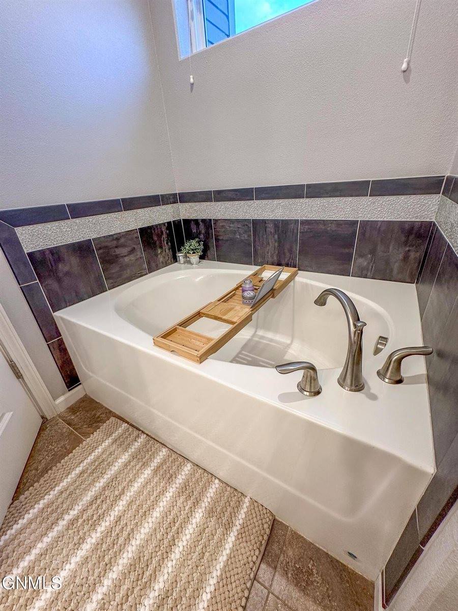 2110 Marina Road SE, Mandan, ND 58554