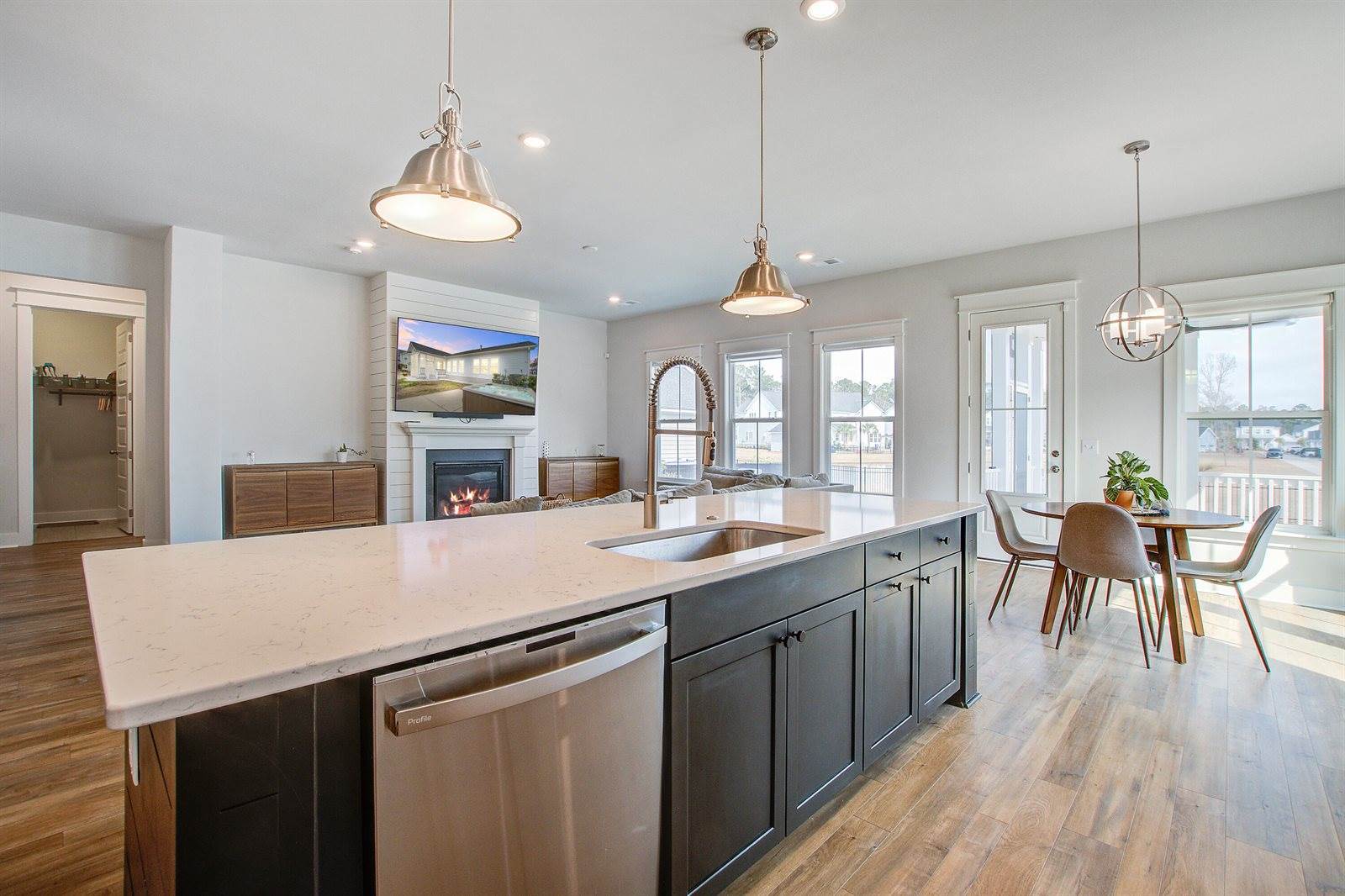 4125 Maidstone Drive, Mount Pleasant, SC 29466