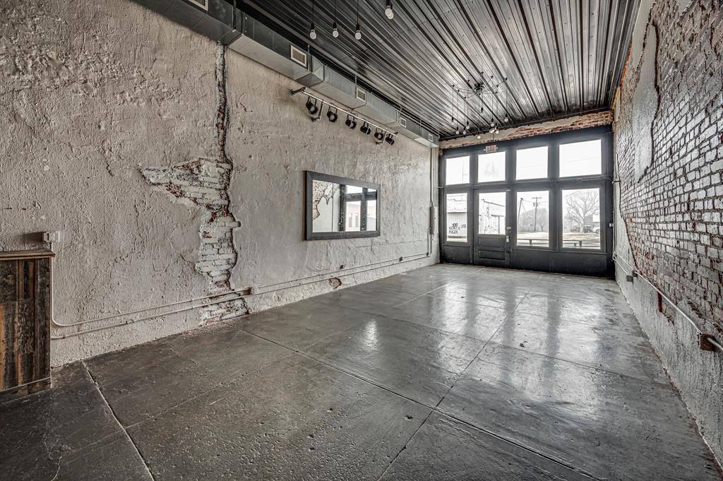 111 North Main Street, Milford, TX 76670