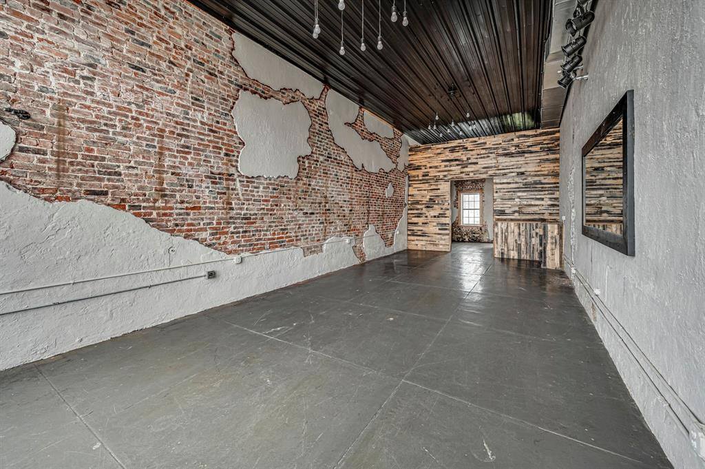 111 North Main Street, Milford, TX 76670