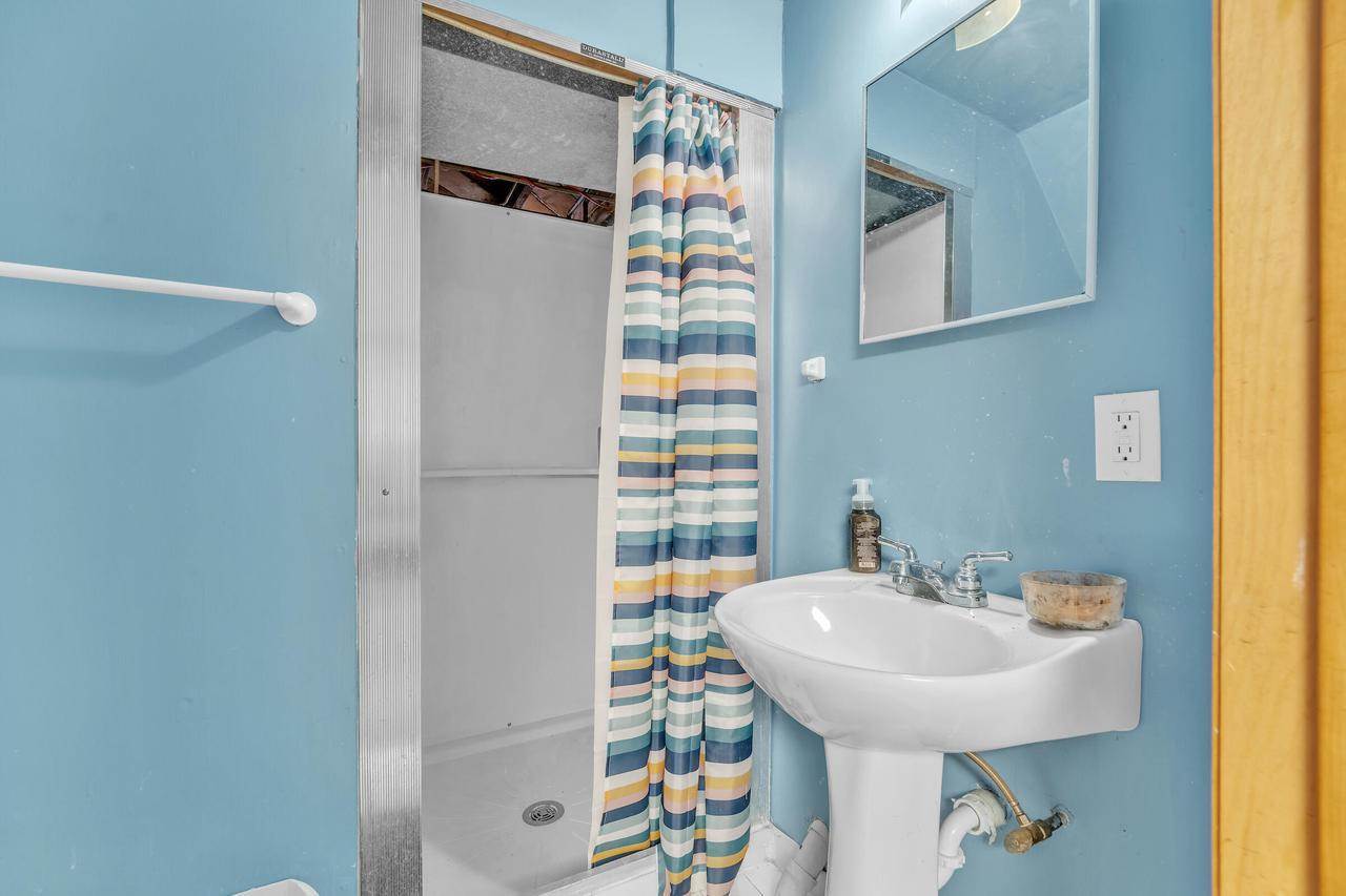 1100 Sheraton DRIVE, Racine, WI 53402