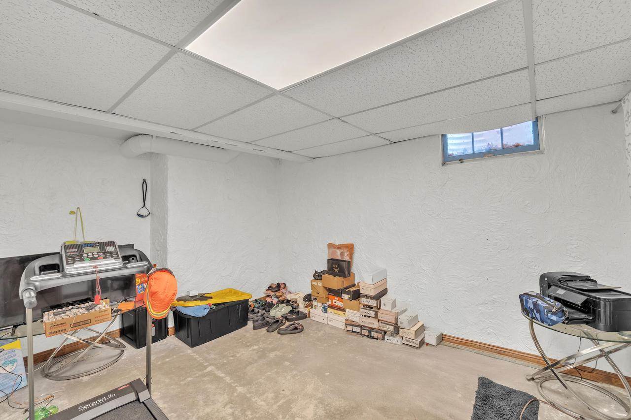 1100 Sheraton DRIVE, Racine, WI 53402