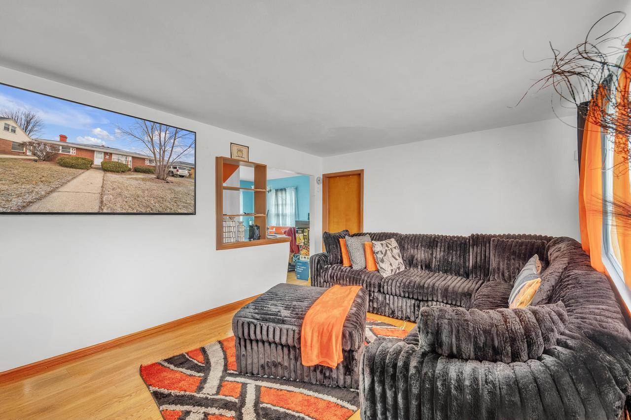 1100 Sheraton DRIVE, Racine, WI 53402