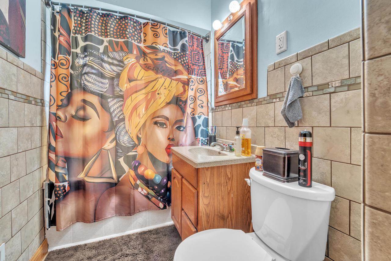 1100 Sheraton DRIVE, Racine, WI 53402