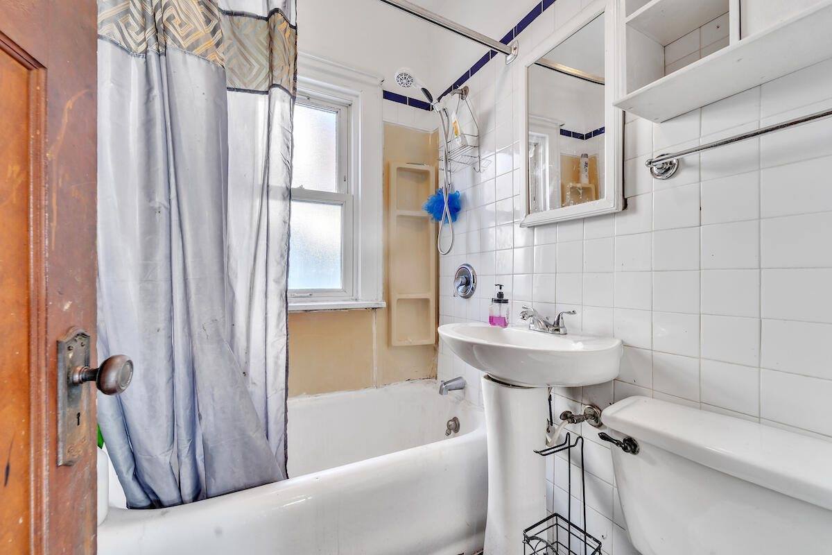 3376 South 15th Pl, Milwaukee, WI 53215