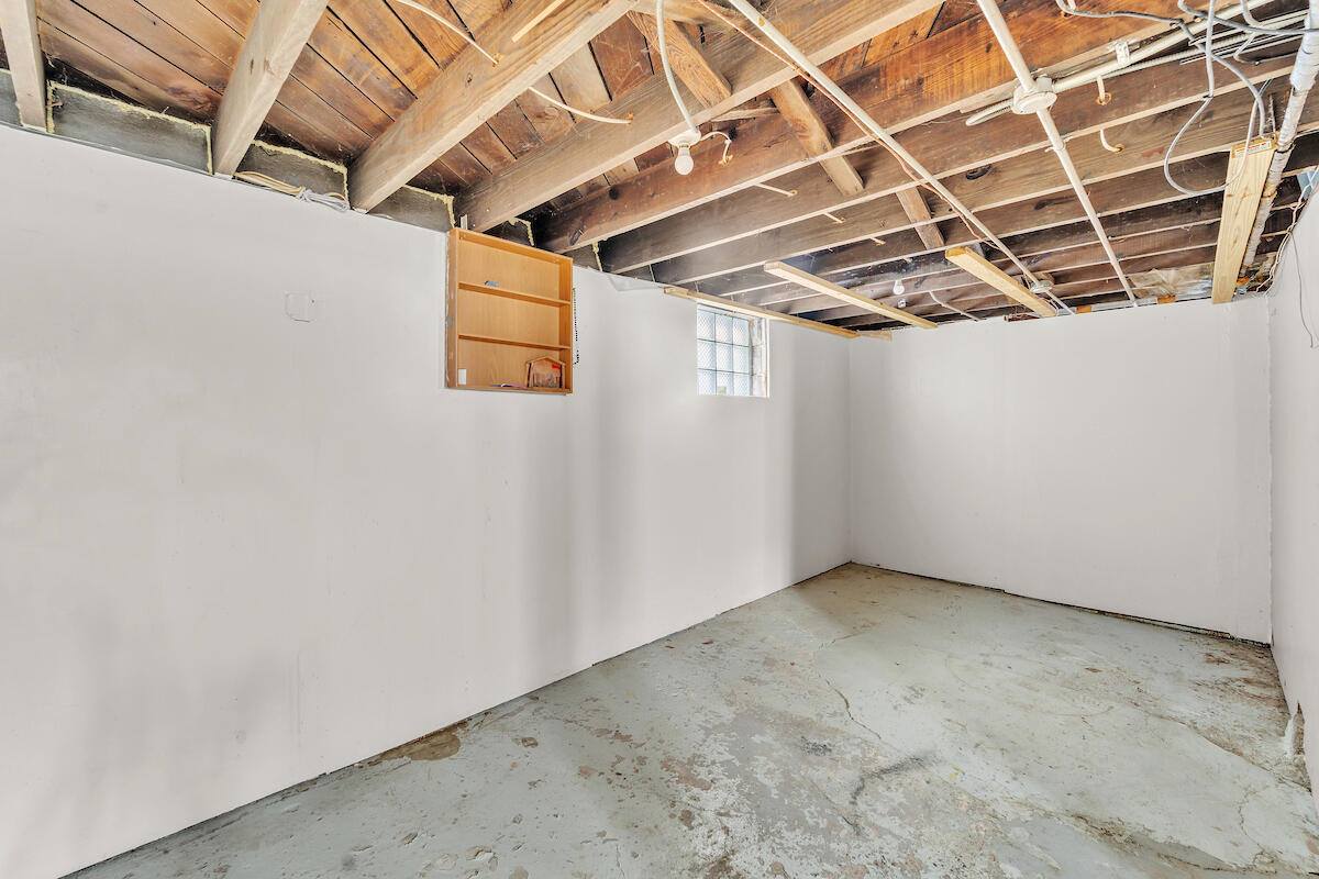 3376 South 15th Pl, Milwaukee, WI 53215