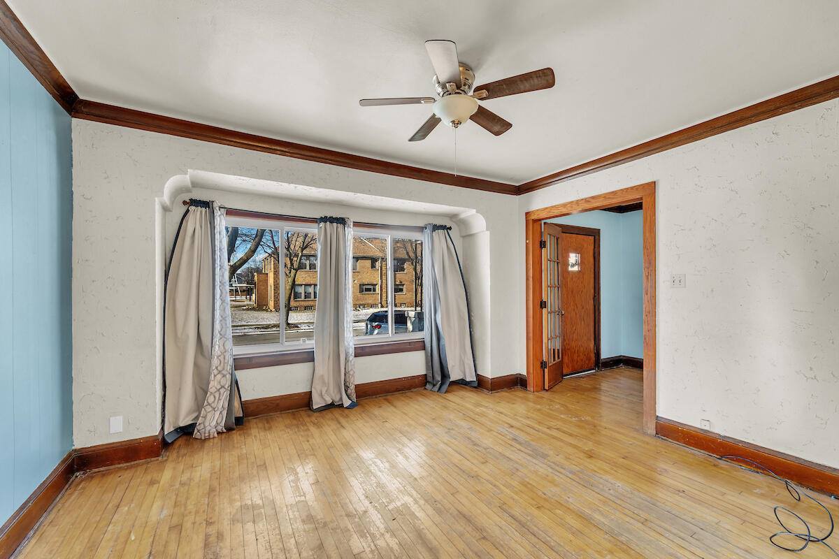 3376 South 15th Pl, Milwaukee, WI 53215