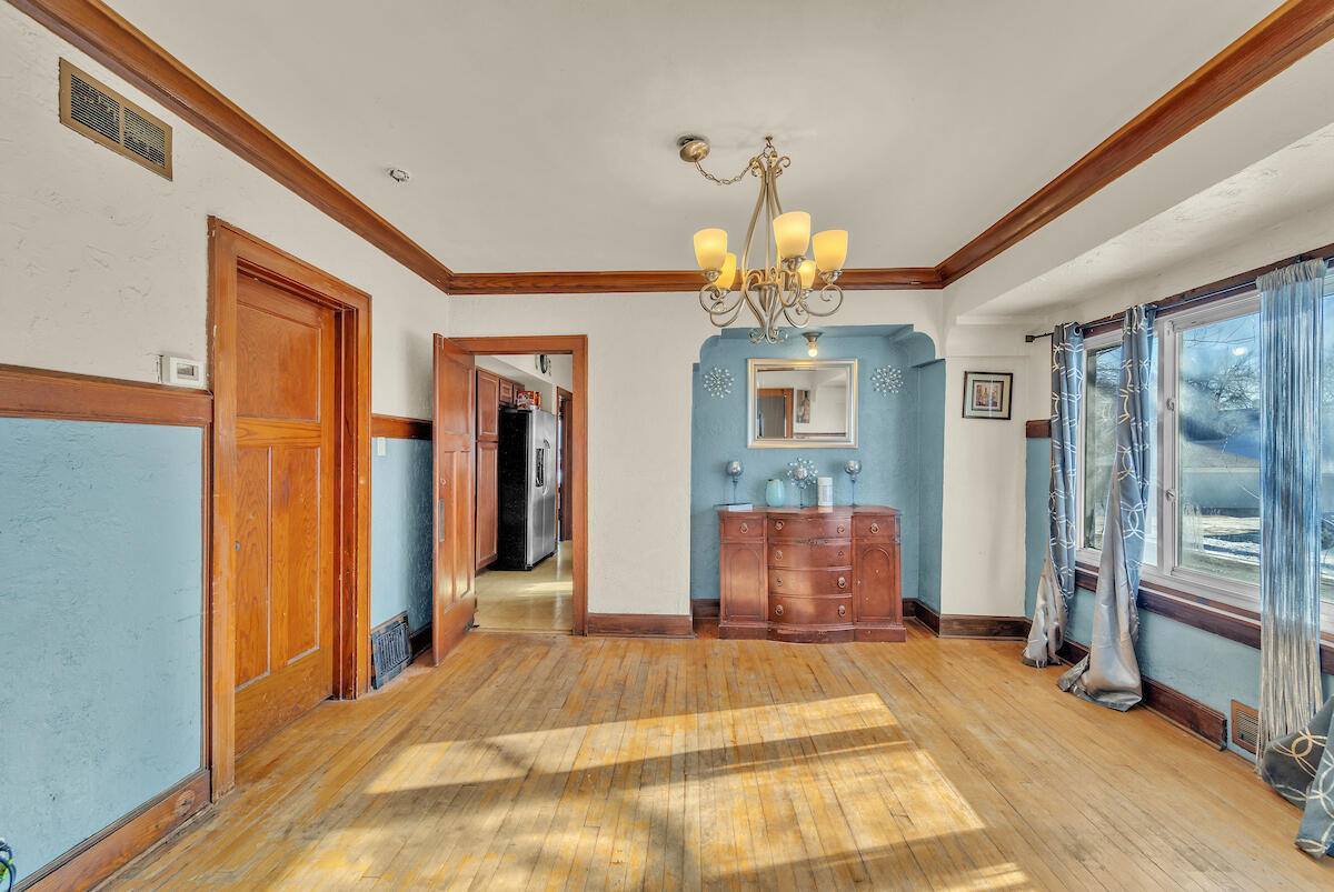 3376 South 15th Pl, Milwaukee, WI 53215