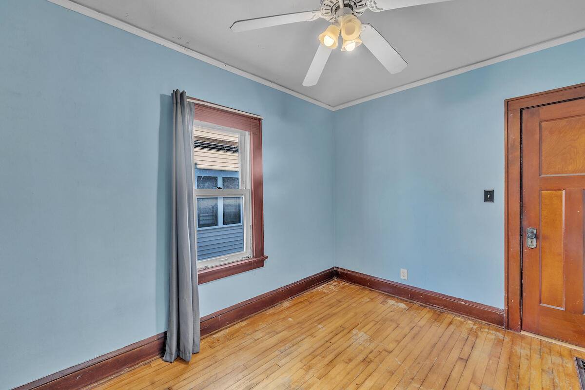 3376 South 15th Pl, Milwaukee, WI 53215