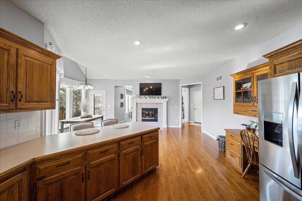 13925 73rd St, Shawnee, KS 66216