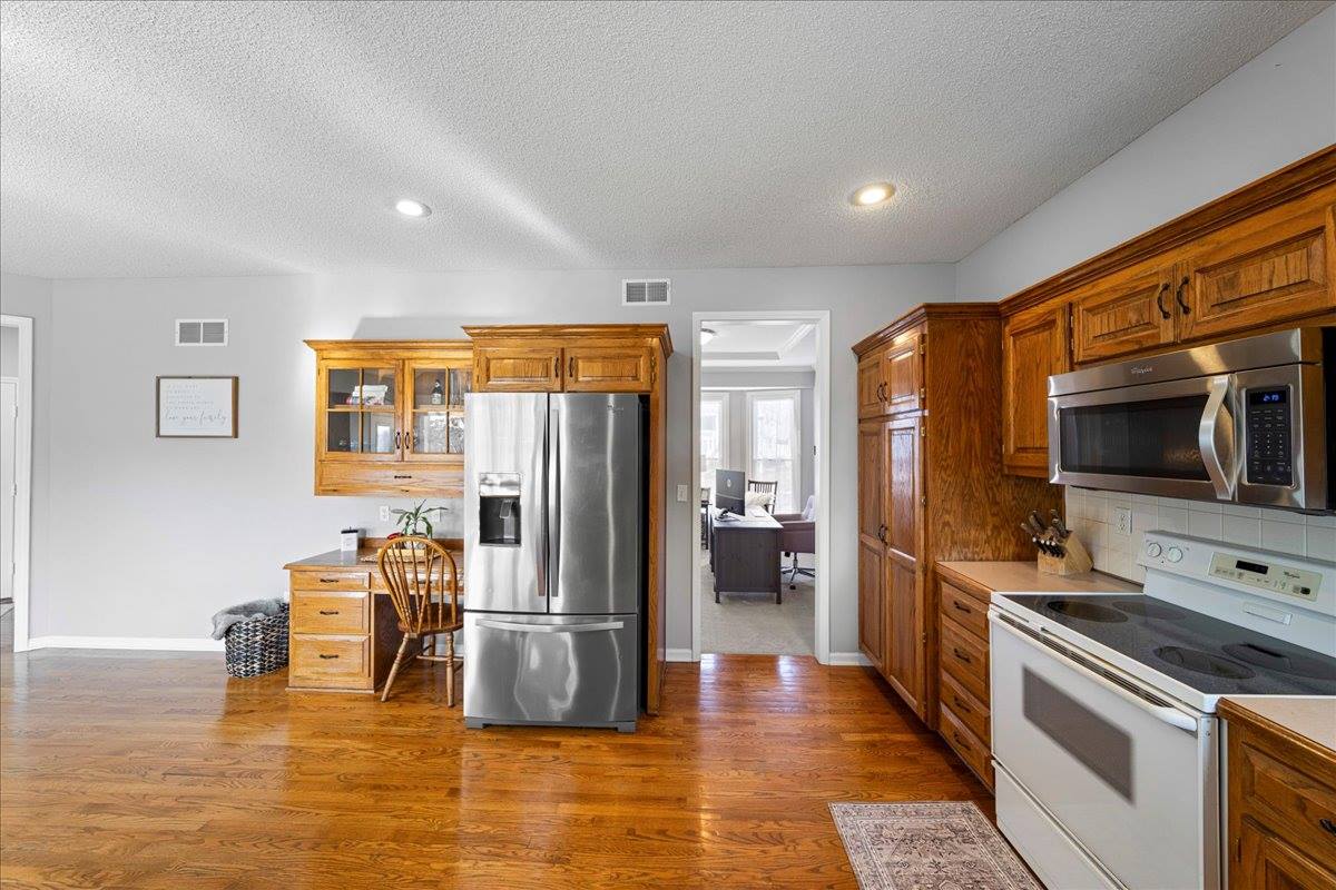 13925 73rd St, Shawnee, KS 66216