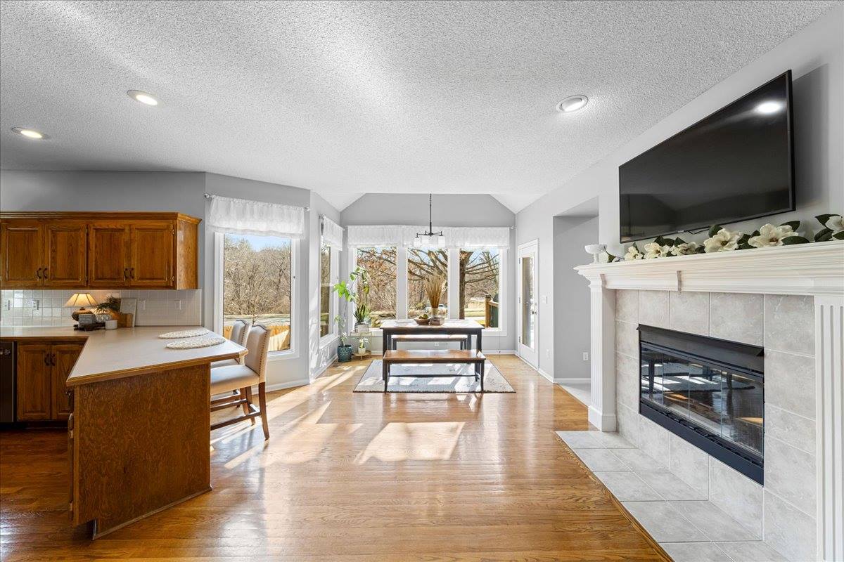 13925 73rd St, Shawnee, KS 66216