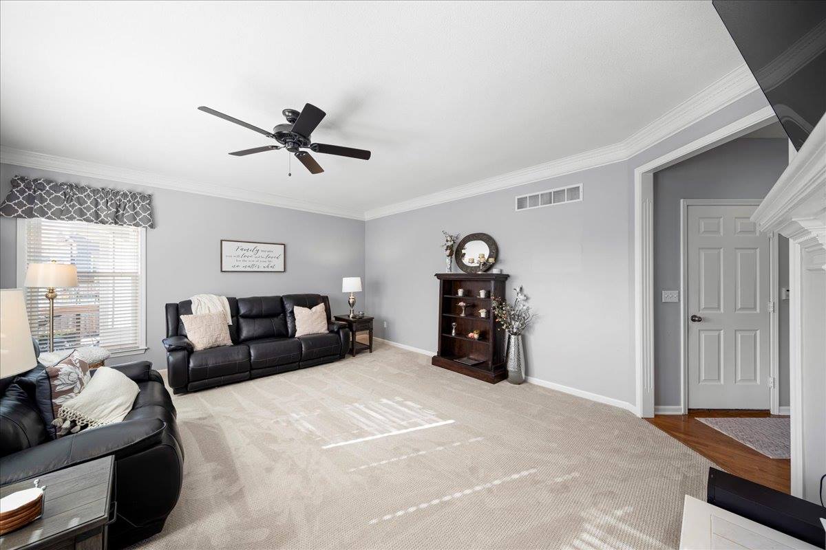 13925 73rd St, Shawnee, KS 66216