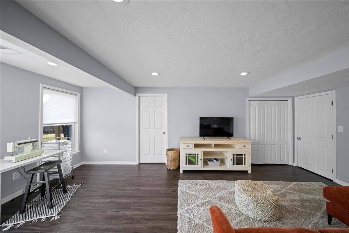 13925 73rd St, Shawnee, KS 66216