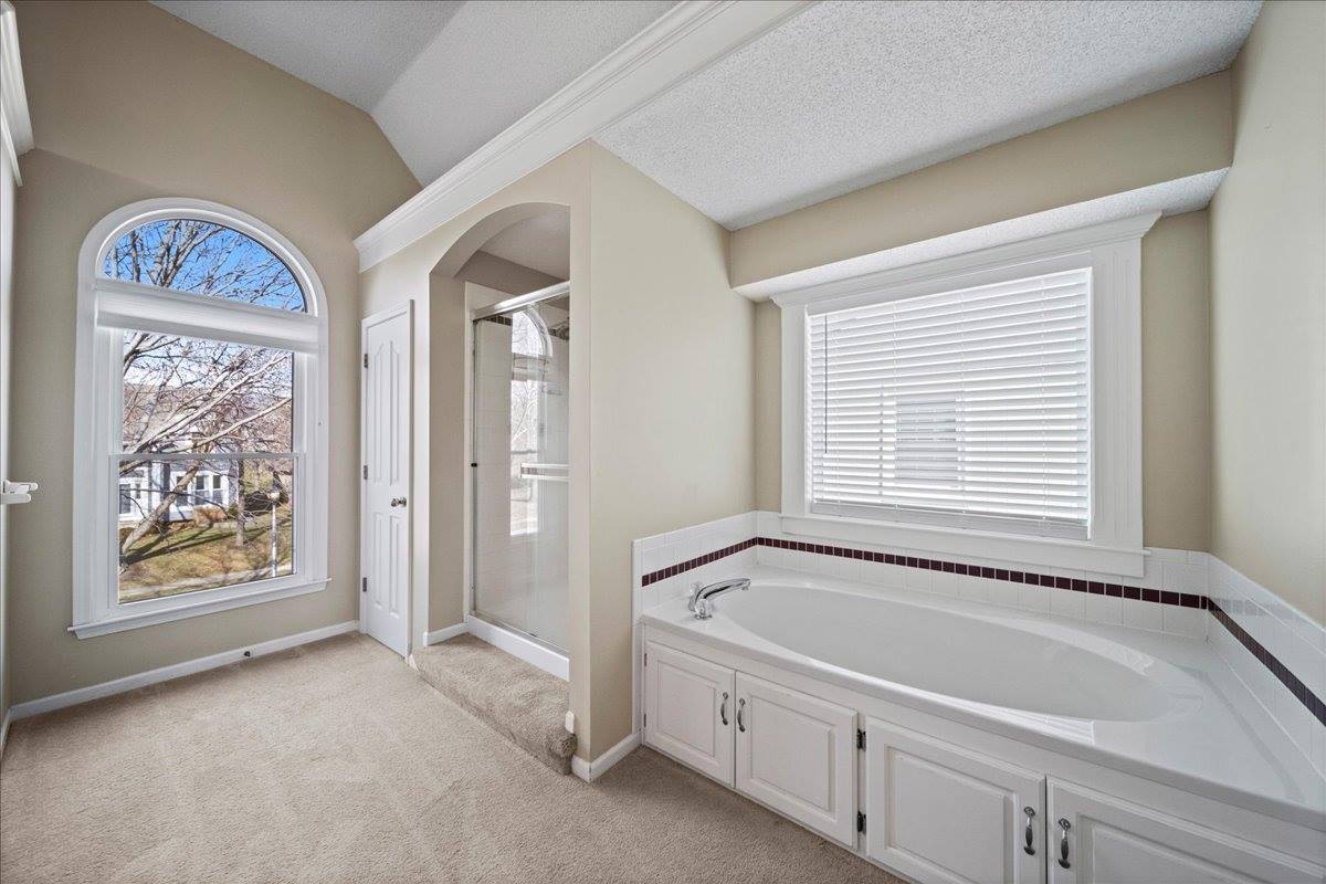 13925 73rd St, Shawnee, KS 66216