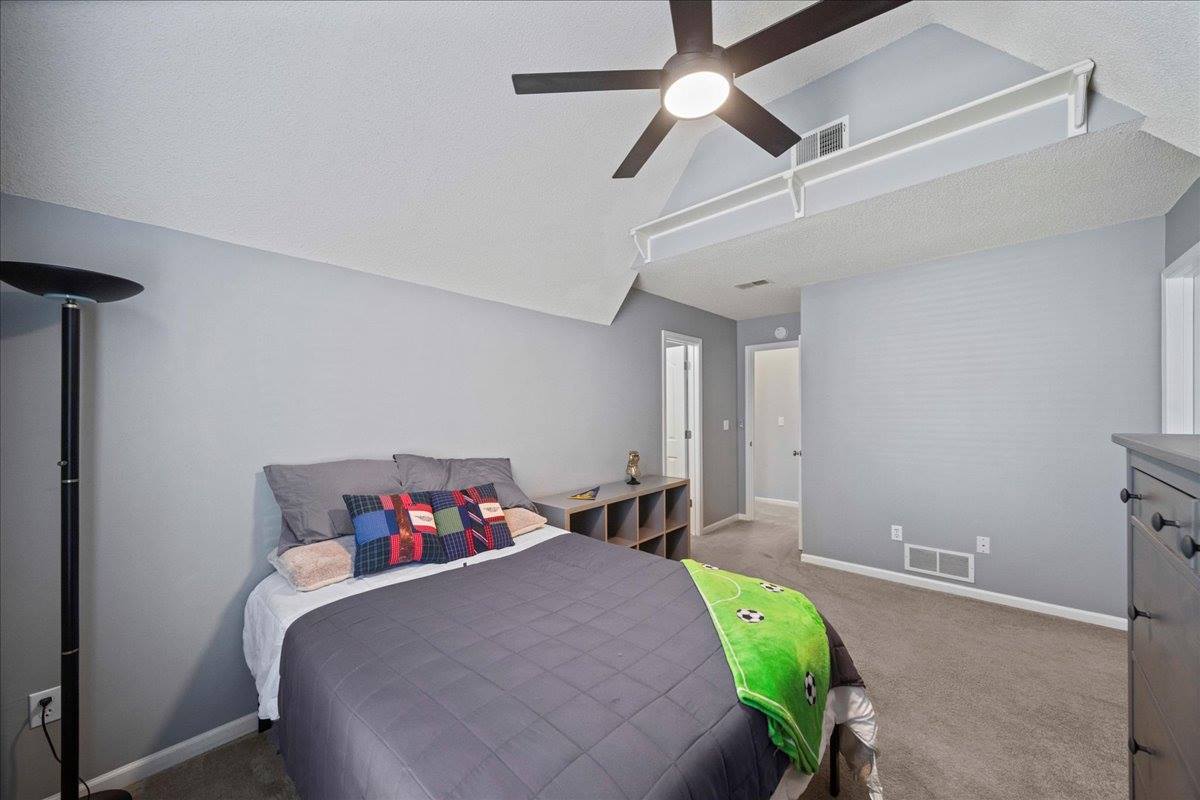 13925 73rd St, Shawnee, KS 66216