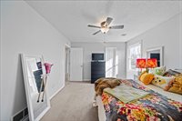 13925 73rd St, Shawnee, KS 66216