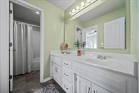 13925 73rd St, Shawnee, KS 66216