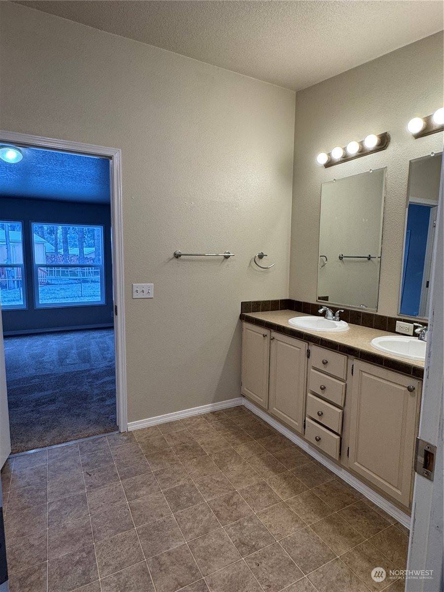 2846 Bona Vista Drive SW, Olympia, WA 98512