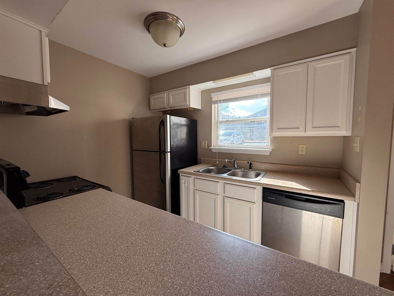 6767 Meadow Oak, Memphis, TN 38120