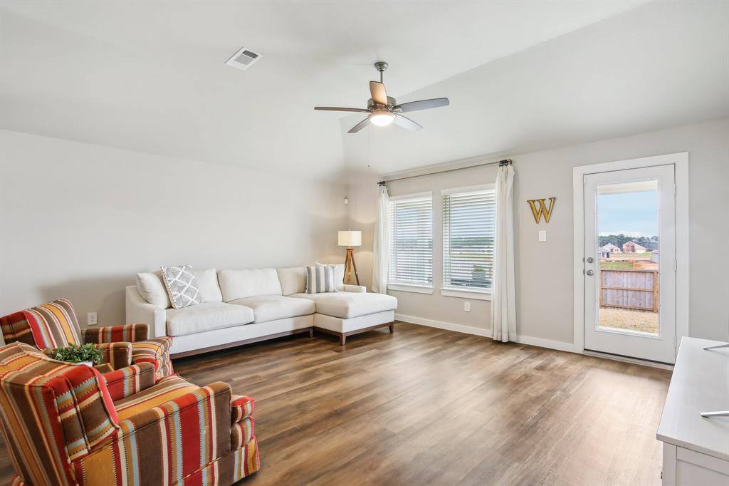 768 Autumn Cherry Trail, Magnolia, TX 77354