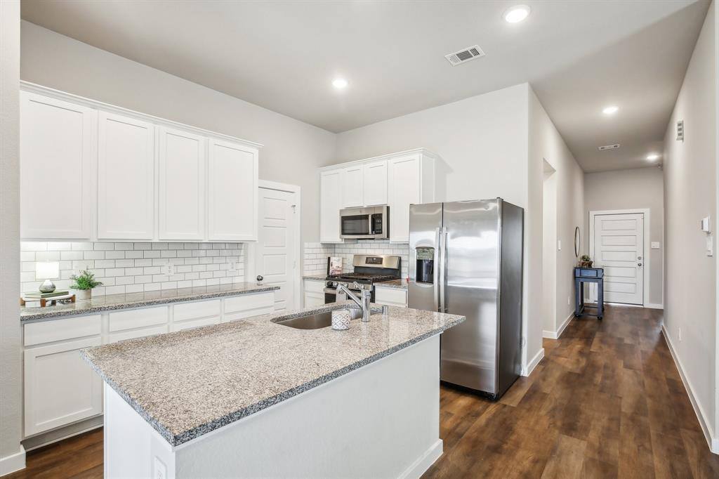 768 Autumn Cherry Trail, Magnolia, TX 77354