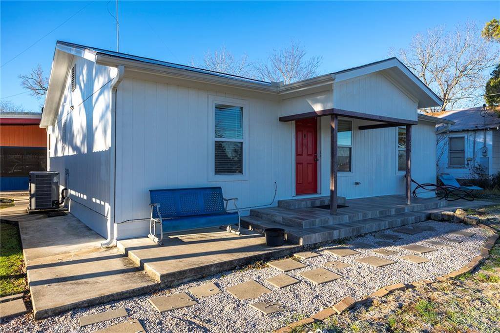 1003 North Banks Street, Caldwell, TX 77836