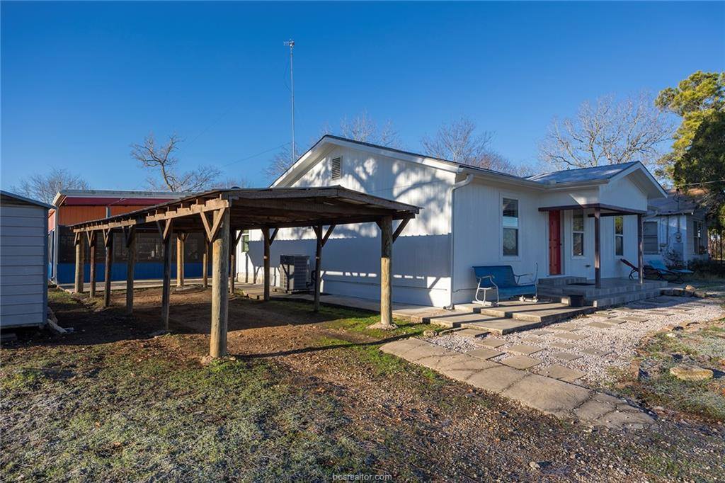 1003 North Banks Street, Caldwell, TX 77836