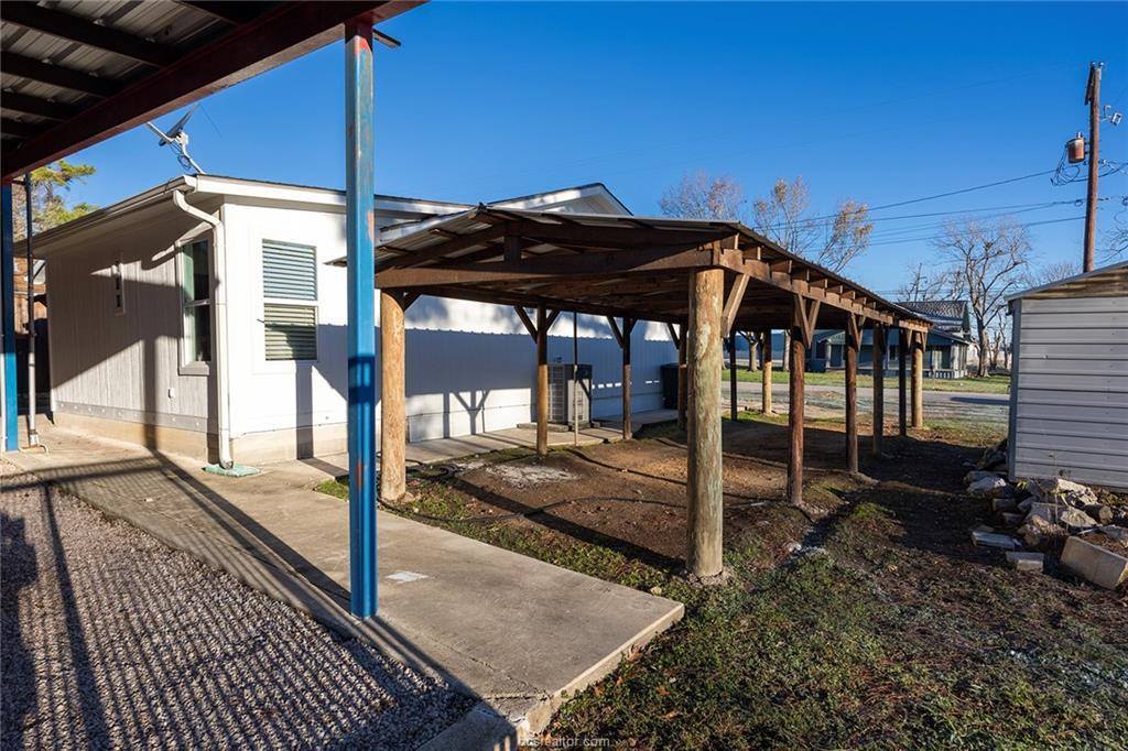 1003 North Banks Street, Caldwell, TX 77836