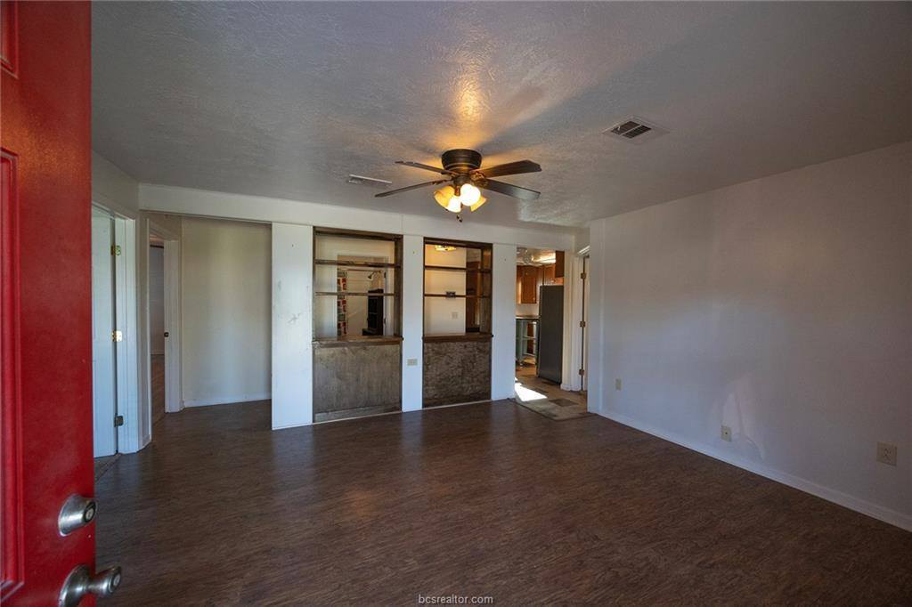 1003 North Banks Street, Caldwell, TX 77836