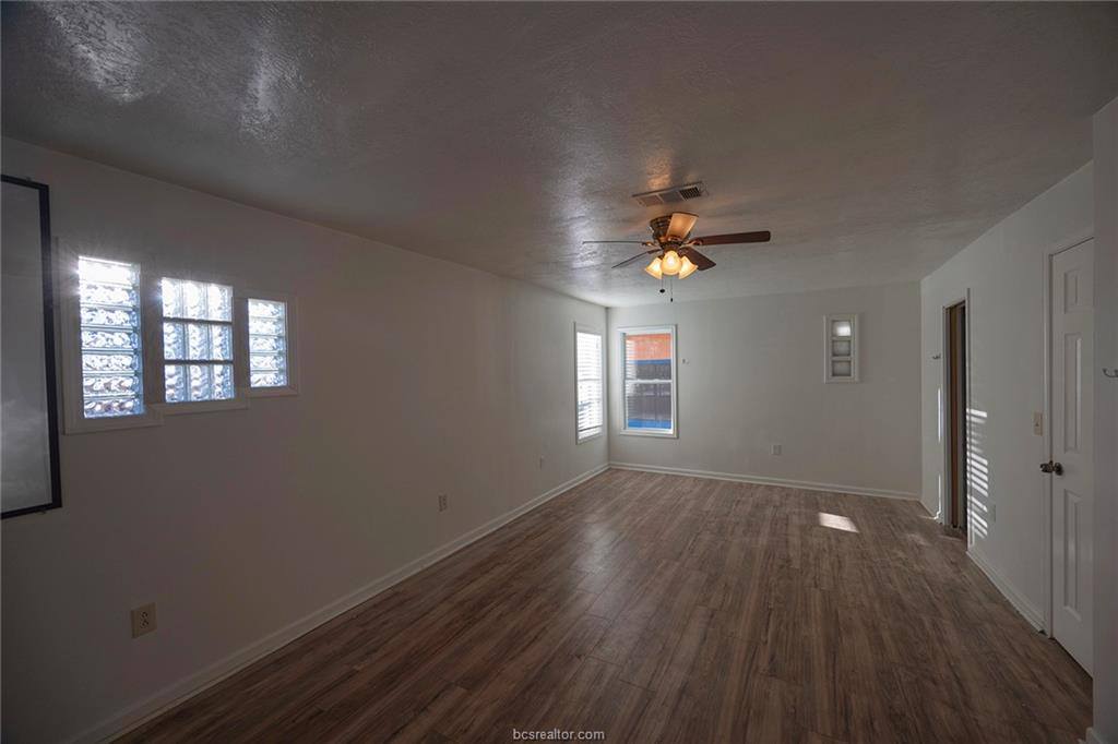 1003 North Banks Street, Caldwell, TX 77836