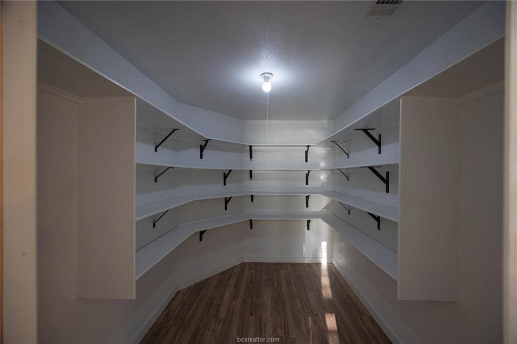 1003 North Banks Street, Caldwell, TX 77836