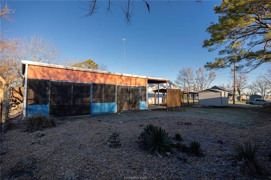 1003 North Banks Street, Caldwell, TX 77836