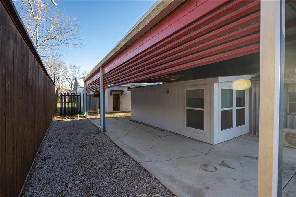 1003 North Banks Street, Caldwell, TX 77836