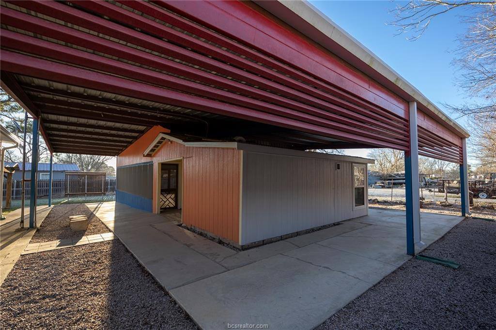 1003 North Banks Street, Caldwell, TX 77836