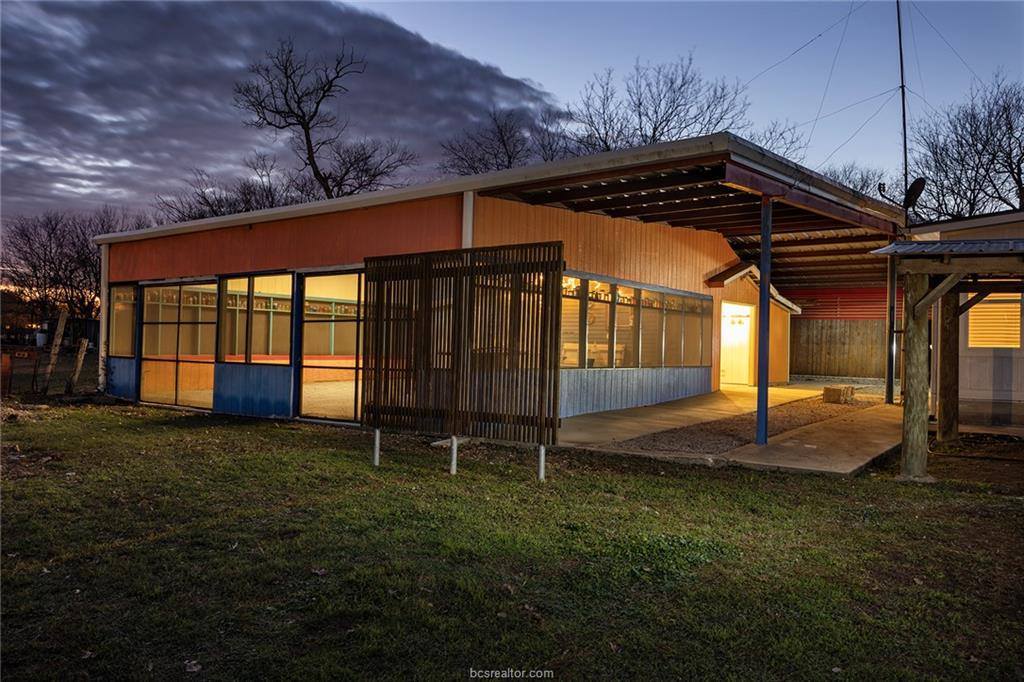 1003 North Banks Street, Caldwell, TX 77836