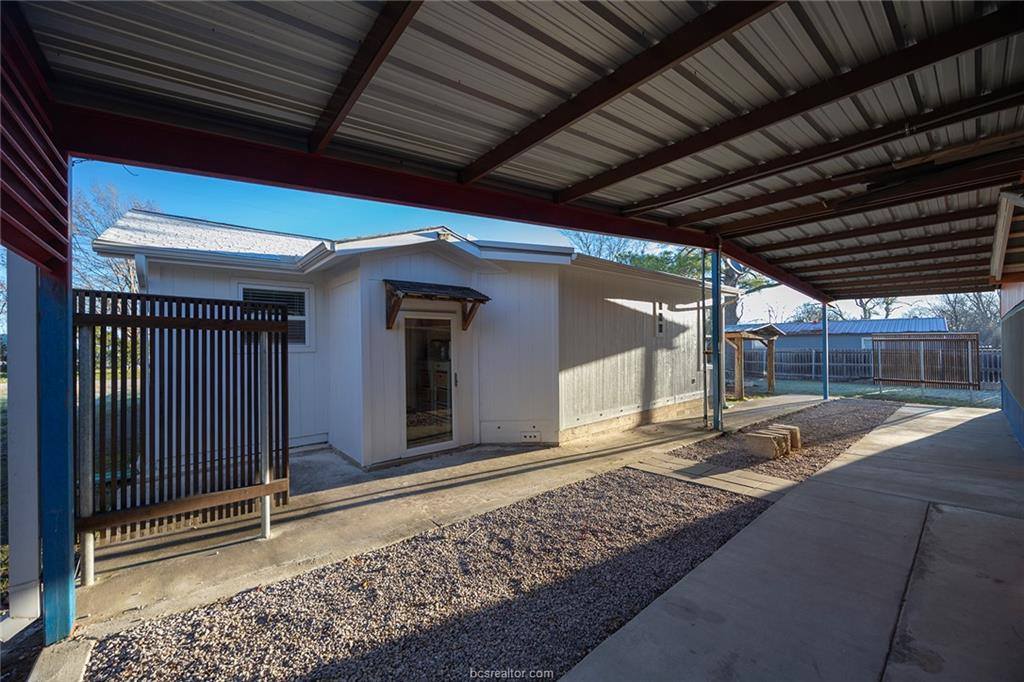 1003 North Banks Street, Caldwell, TX 77836