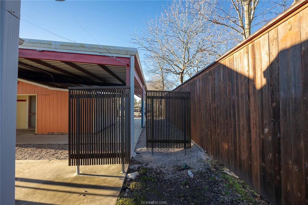 1003 North Banks Street, Caldwell, TX 77836