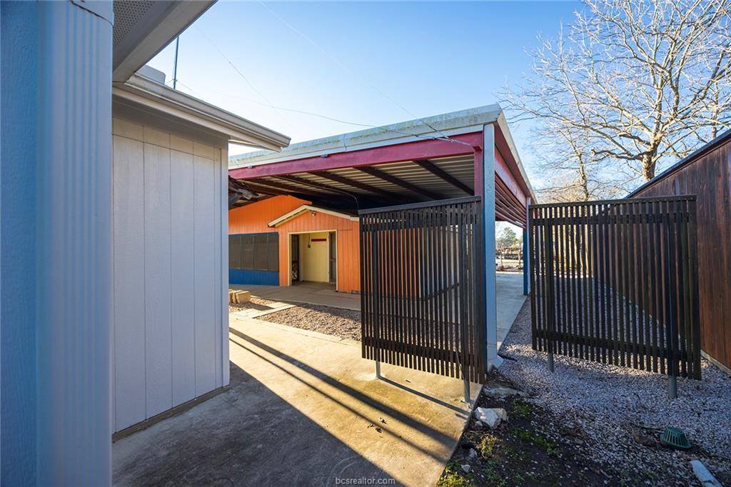 1003 North Banks Street, Caldwell, TX 77836