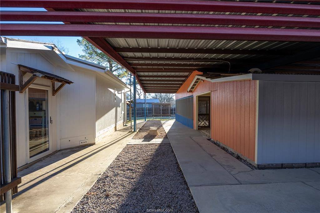 1003 North Banks Street, Caldwell, TX 77836