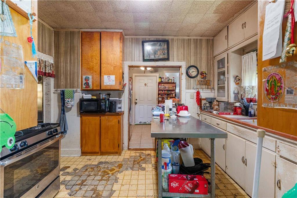 1007 East 28th Street, Bryan, TX 77803